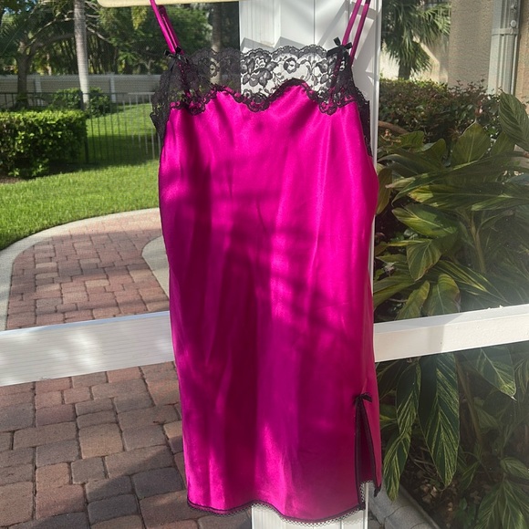 SOLD SOLD SOLD VTG RARE 90s Victoria’s Secret S Satin Lace Nightgown Pink Slip - Picture 12 of 16